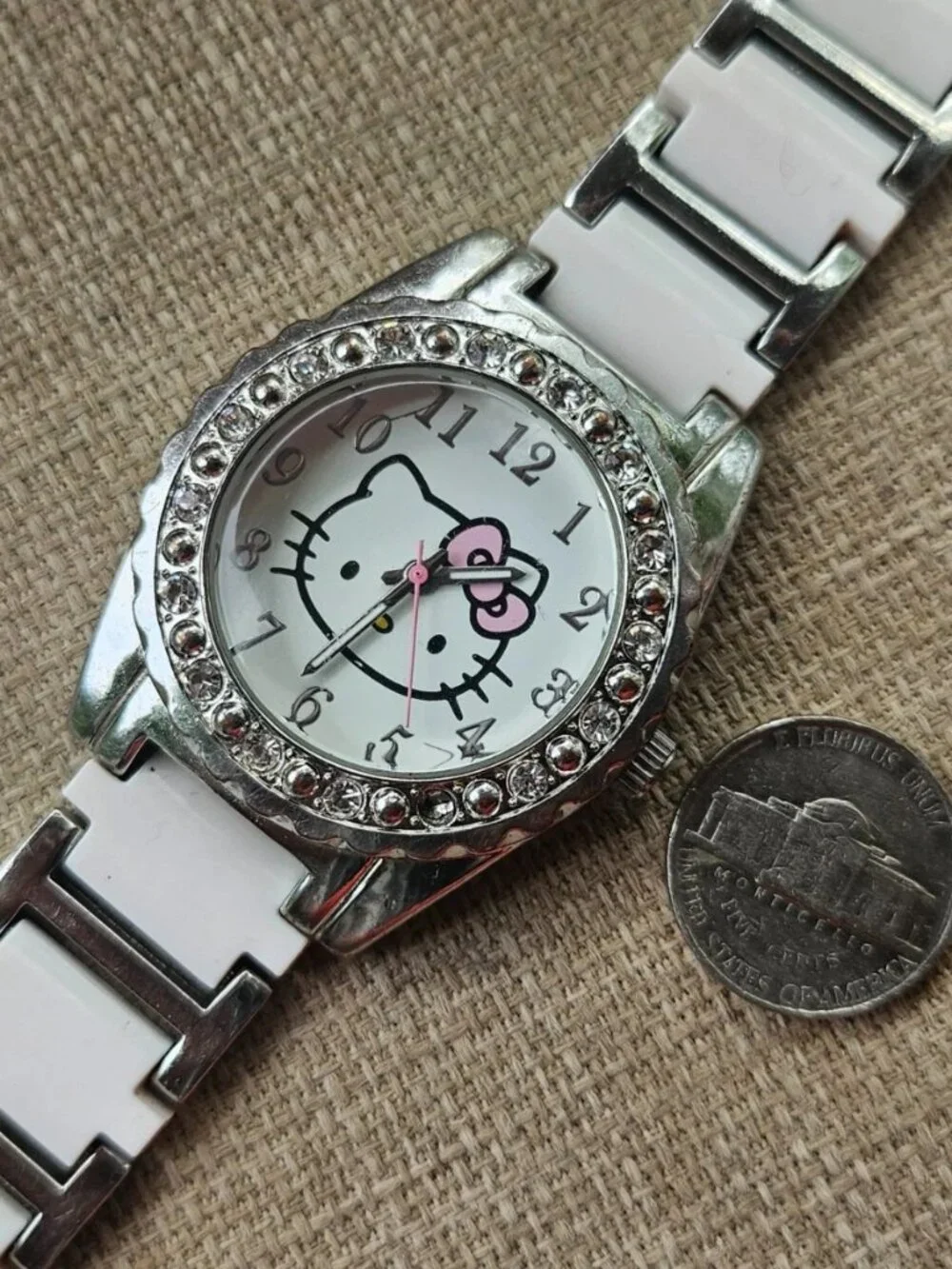Sanrio Hello Kitty Women Watch White/Silver Tone Analog Quartz Wrist Watch